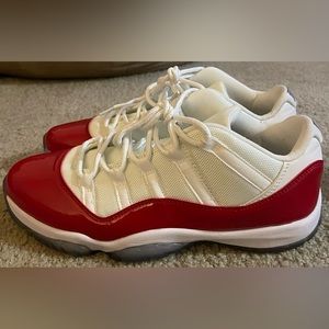 Air Jordan 11 low “Cherry”